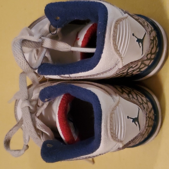 Air Jordan Retro 3 - Child Size 6C - Picture 8 of 16